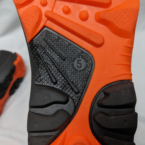 Kamik Boys Insulated Snow Boots Size 5 - Picture 10 of 10